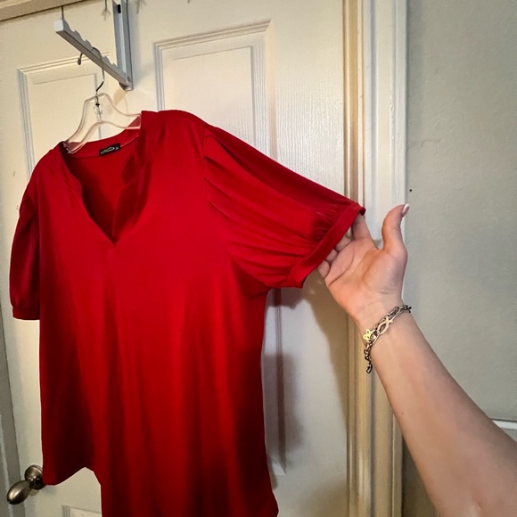 Red Top - Picture 3 of 4